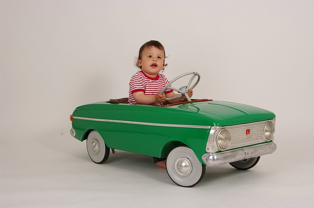 dětské šlapací auto.jpg